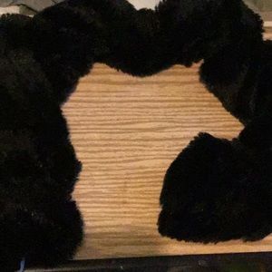 Women’s black fur scarf
